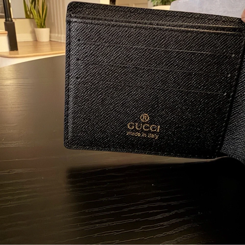 Gucci excellent box